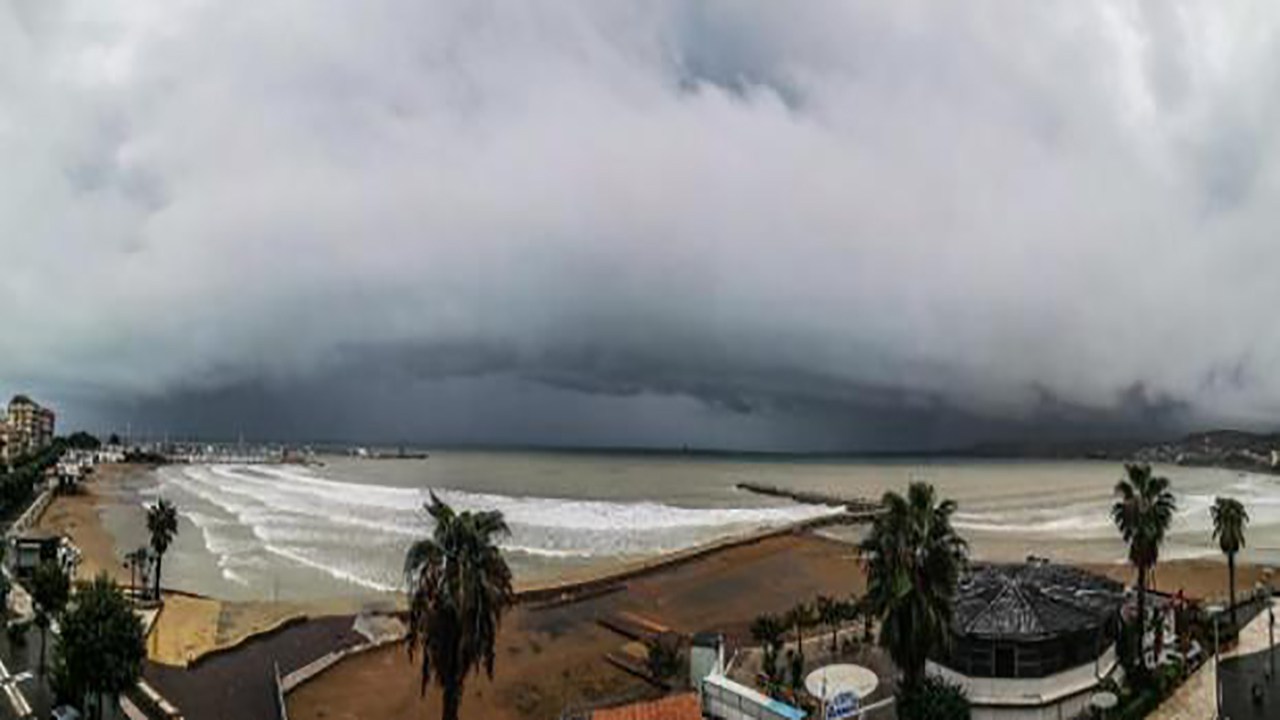 Maltempo In Calabria Disastrosa Alluvione A Crotone