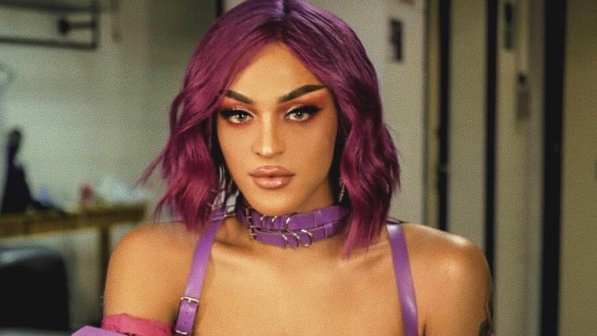 Pabllo Vittar Coloca Pr Teses De Silicone E Se Caracteriza De Madonna