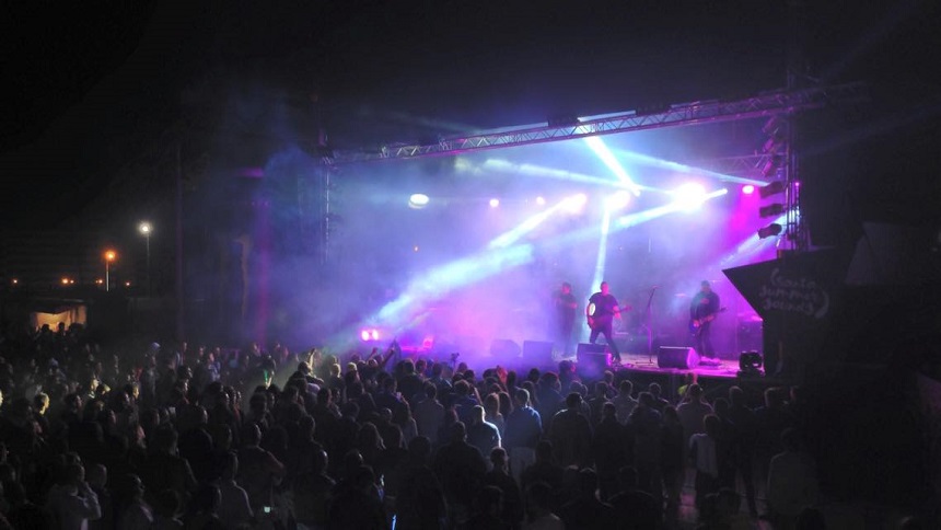 Santa Summer Sounds '15: A segunda edição de um festival de verão que promete e cumpre, sempre com boa música.