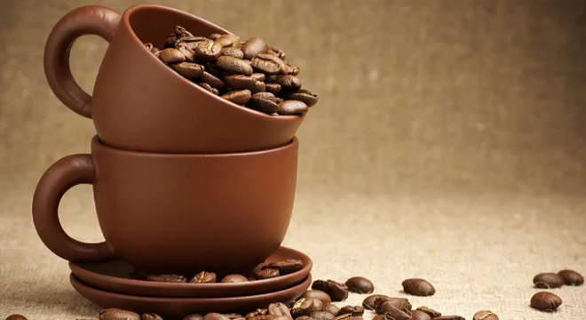 La cafeína estimula el sistema nervioso central