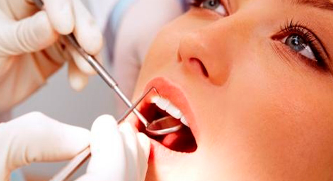 Cuidados de la dentadura para proteger la salud bucal