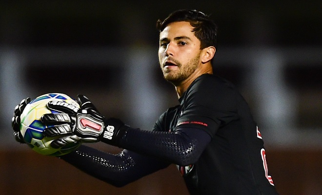 São Paulo busca goleiro estrangeiro para 2018.