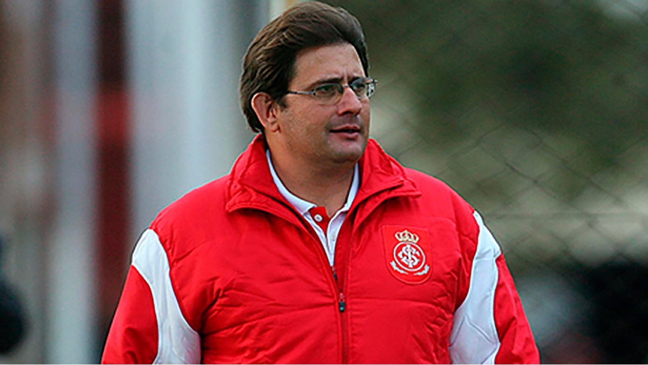E se Guto Ferreira tivesse sido demitido?
