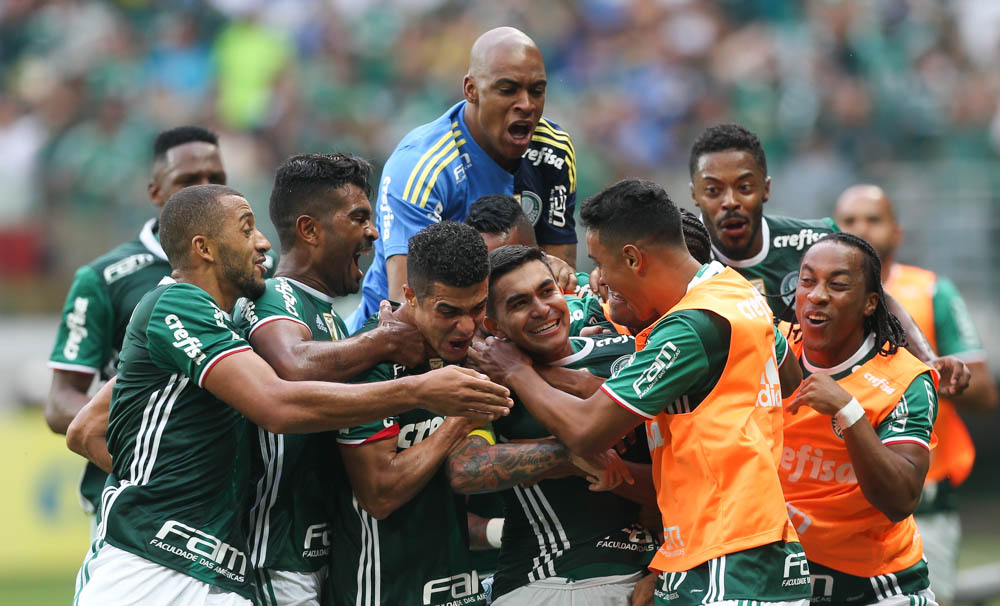 Com excesso de jogadores, diretoria do Palmeiras toma decisão importante