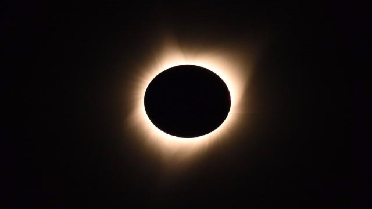 Sol Negro: O fenômeno atraiu Donald Trump e personalidades políticas, nos EUA