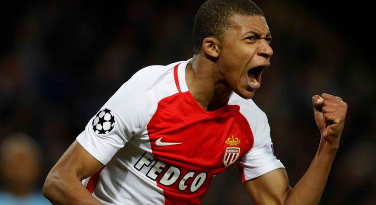 Le PSG négocie avec Monaco pour Mbappé