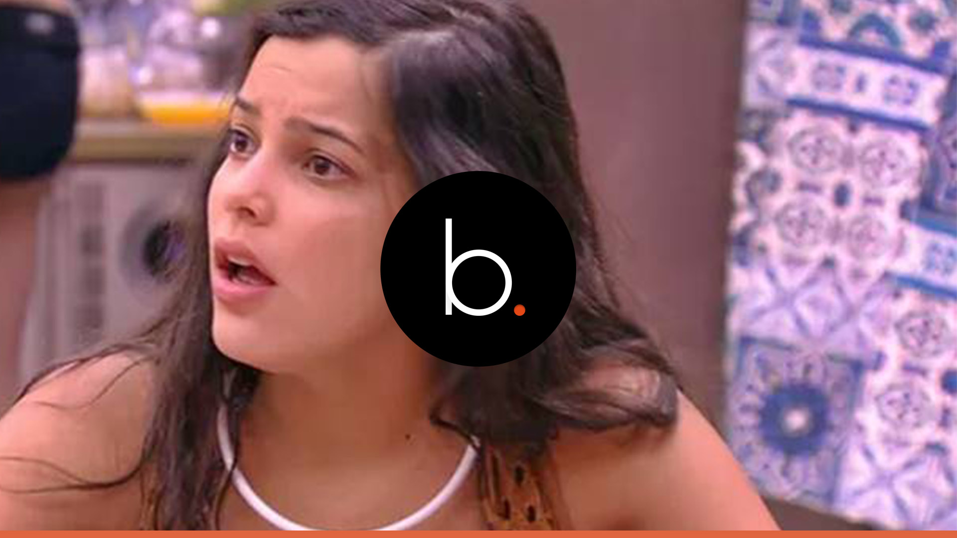 Assista: Emilly posa de biquíni e comentário de Jô Amâncio rouba a cena