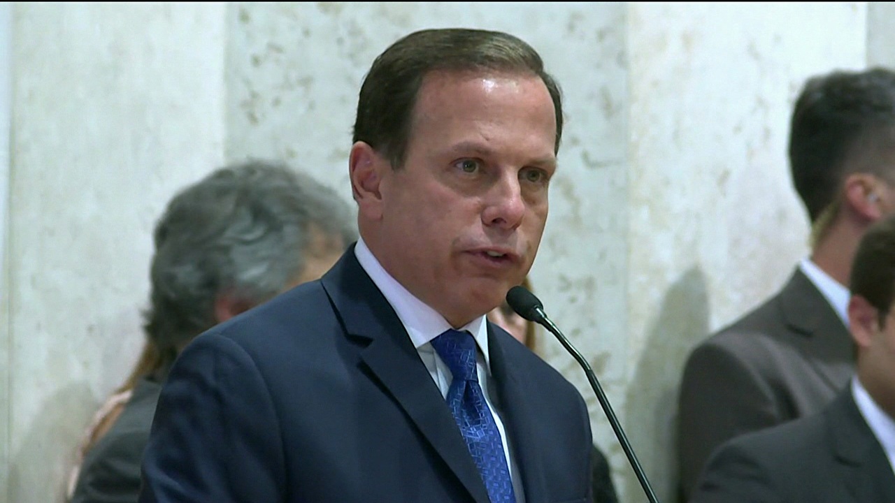 Assista: Denunciado na Lava Jato, 'Santo' admite que vai concorrer à Presidência