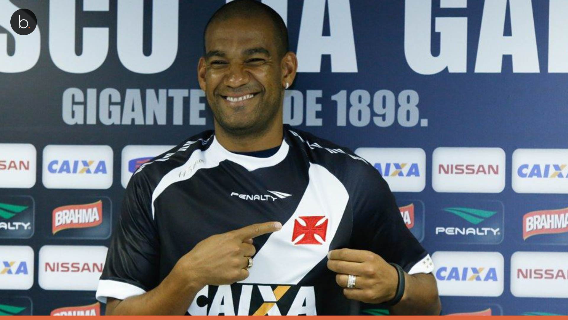 Zagueiro revela treta com jogador na época do Vasco