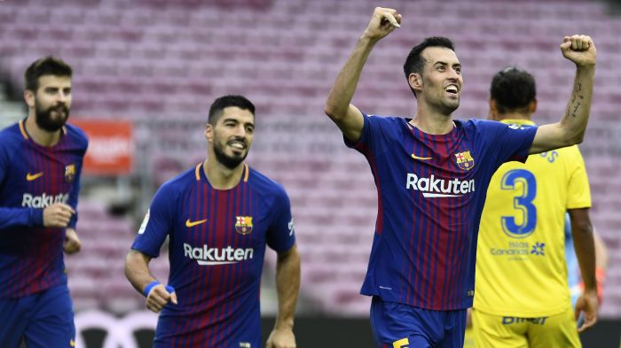Messi se enfada con Pique por un gesto antes del partido contra las palmas
