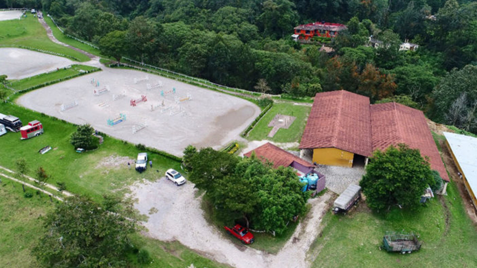 Decomisan rancho Karime la esposa de Javier Duarte