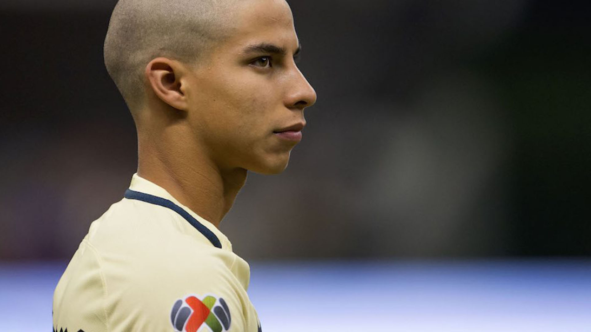 Por reglamento Lainez no puede salir del América