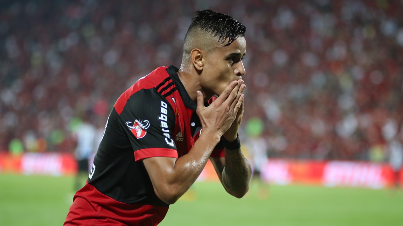 Após sondar Éverton Ribeiro, Palmeiras quer tirar outro jogador do Fla em 2018