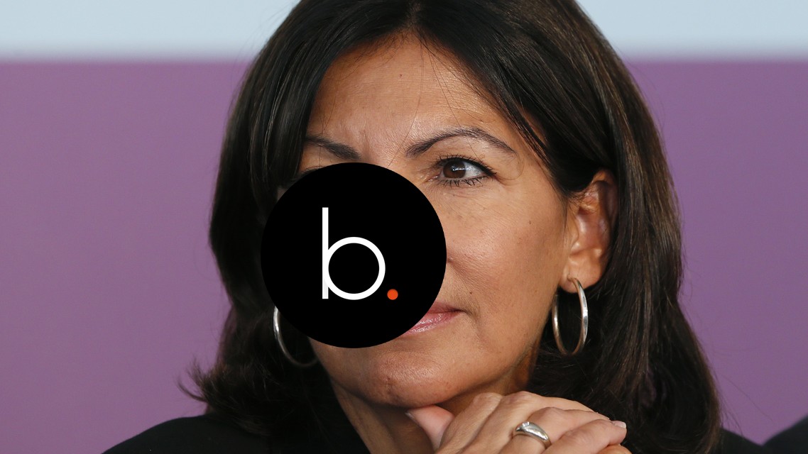 Emploi fictif: Anne Hidalgo porte plainte après publication d'un article