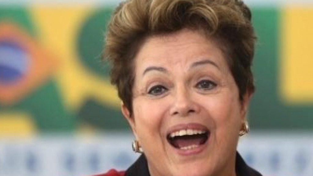 Dilma não termina tweet sobre as 3 coisas que Lula pode fazer e vira piada