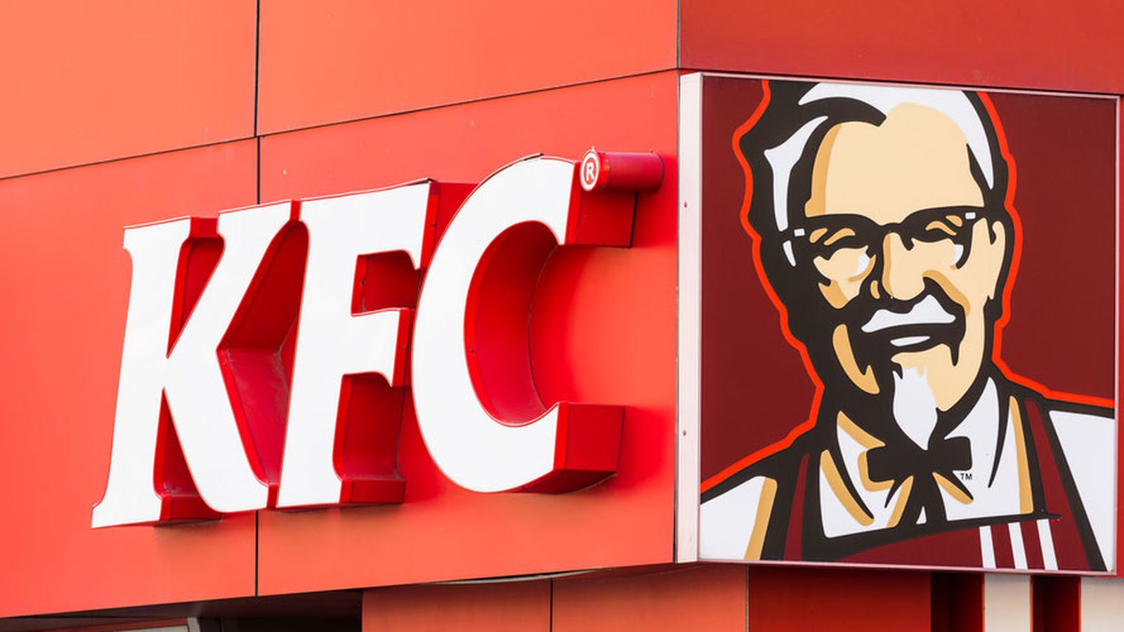 KFC: la chaine lance son sel de bain odeur poulet frit