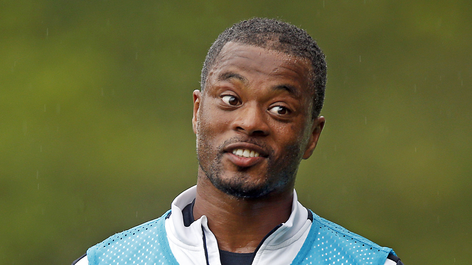 Evra sur la photo officielle de l'OM : les plus beaux détournements