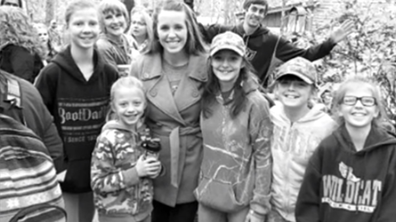 Jill Duggar Dillard rocks in pants, what's going on?