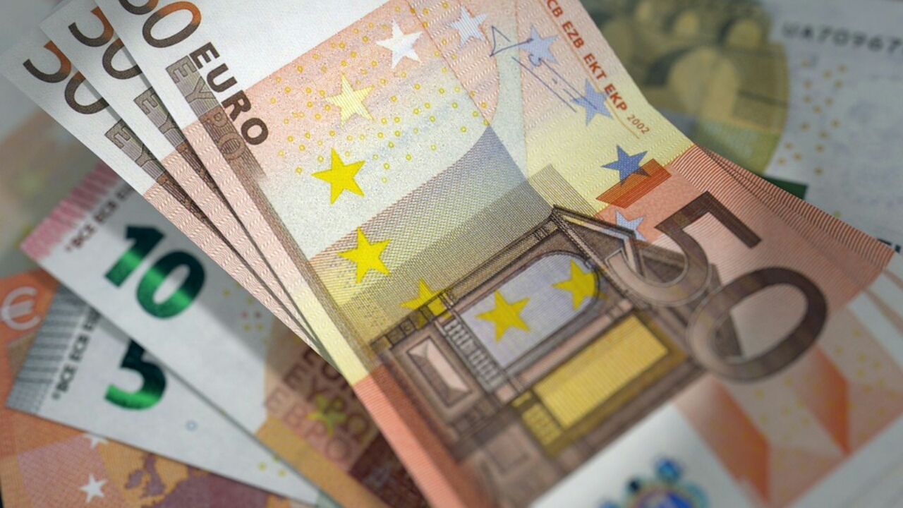 1000 euros par mois pour tous, c'est pour quand?