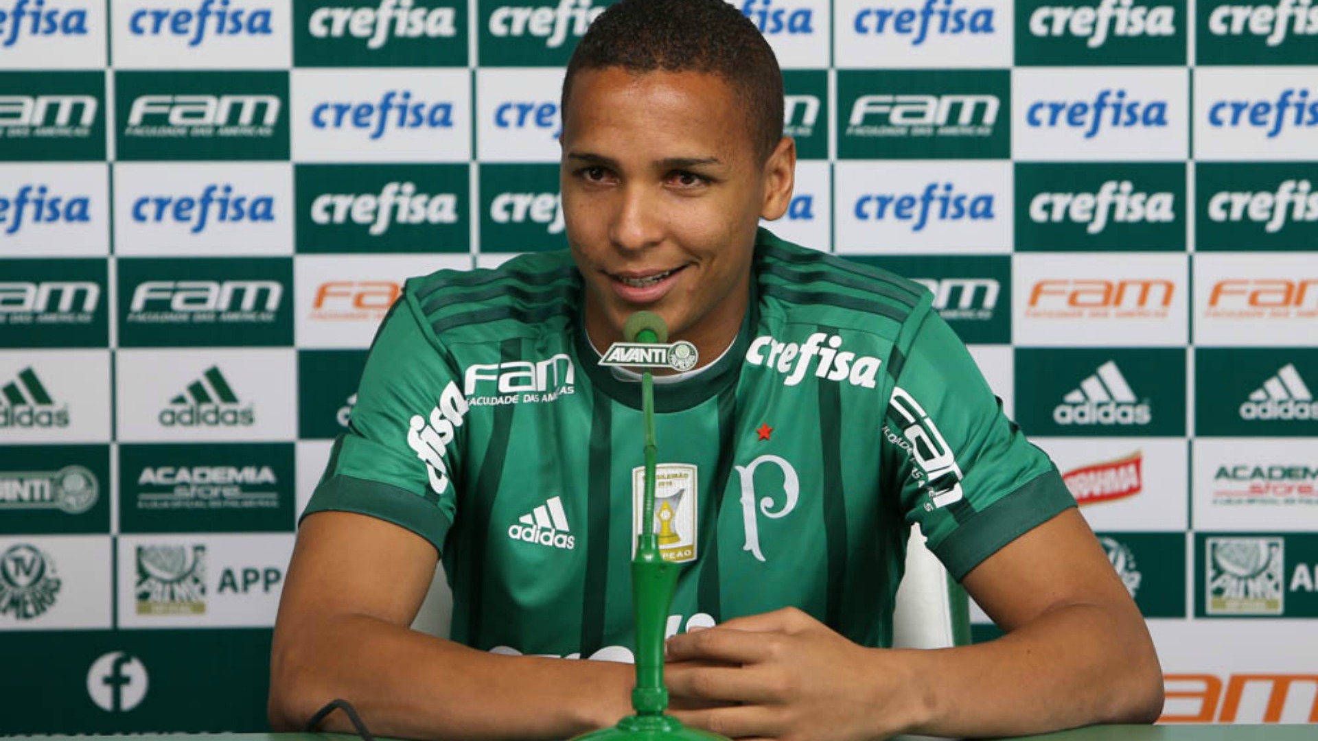 Vídeo: Infeliz com a torcida! Atacante em boa fase deixará Palmeiras.