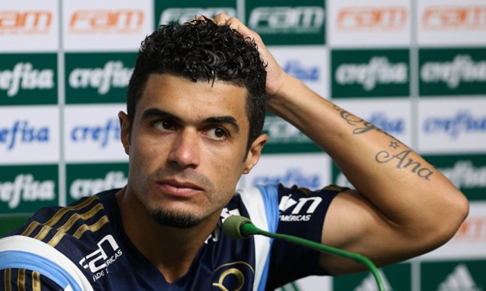 Assista: Com seu primeiro jogador dispensado, Palmeiras paga 15 mi por atacante