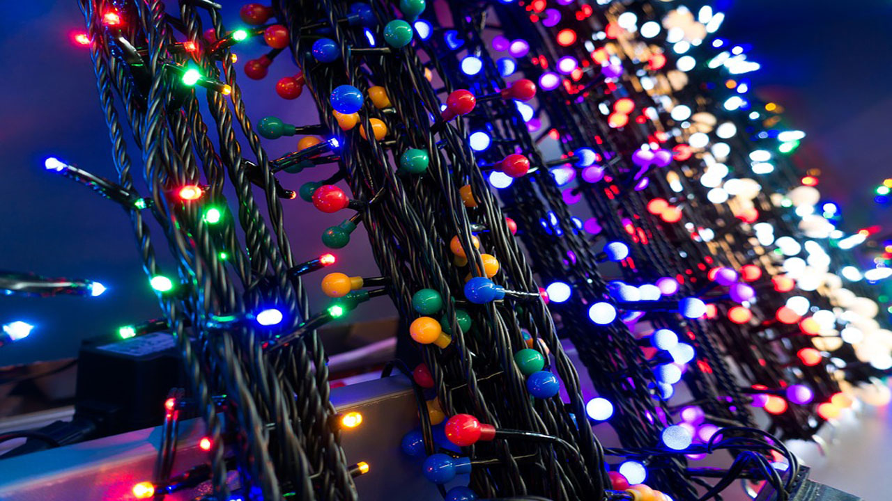 You've been hanging those Christmas tree lights wrong all along