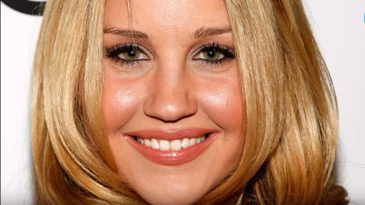 Amanda Bynes: Friends are worried about her mental health again