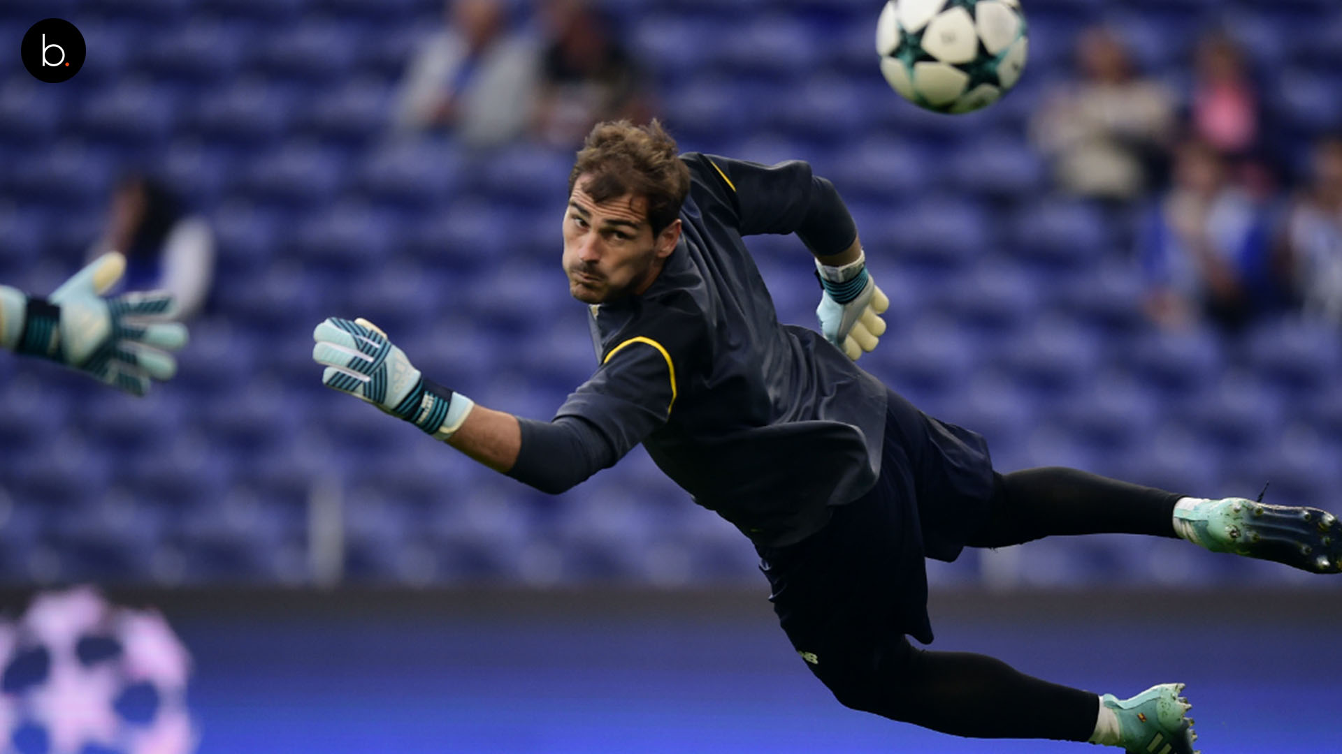Casillas medita marcharse del Oporto