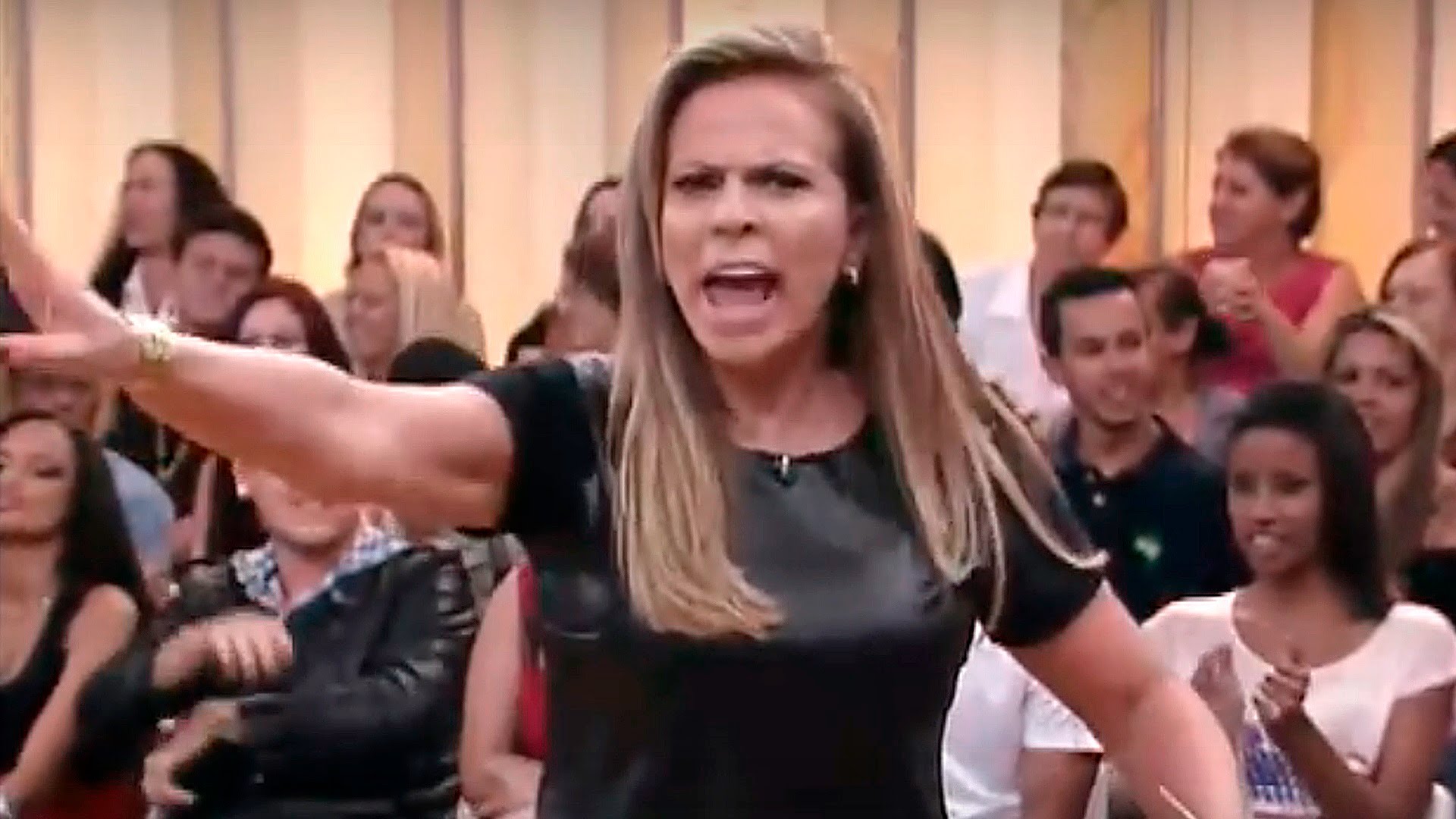 Assista: apresentadora arma barraco e expulsa participante do SBT