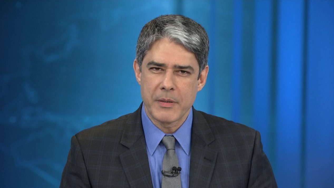 Vídeo - William Bonner dá bronca em passageira durante matéria