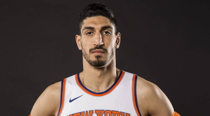 Enes Kanter llama nuevamente a LeBron James en Twitter
