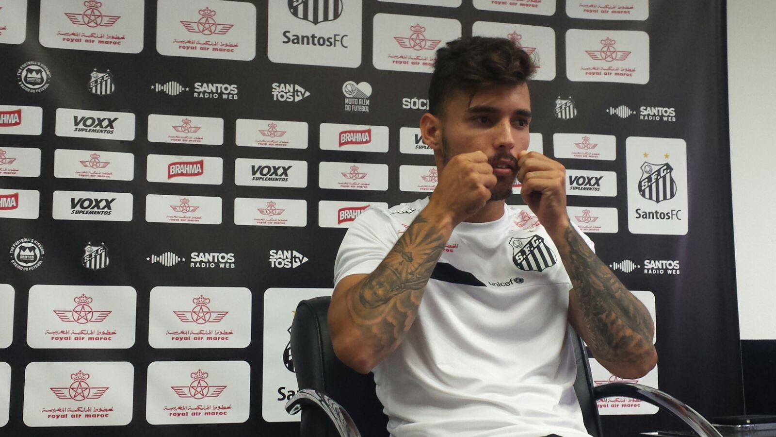 Vídeo: Fla e Santos negociam por Zeca