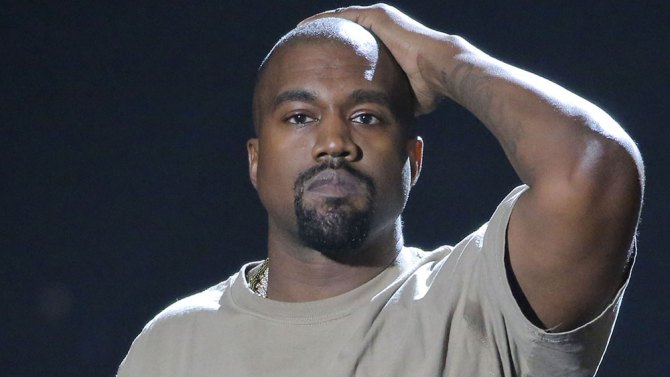 Vídeo: Kanye West cobra presença de Travis Scott