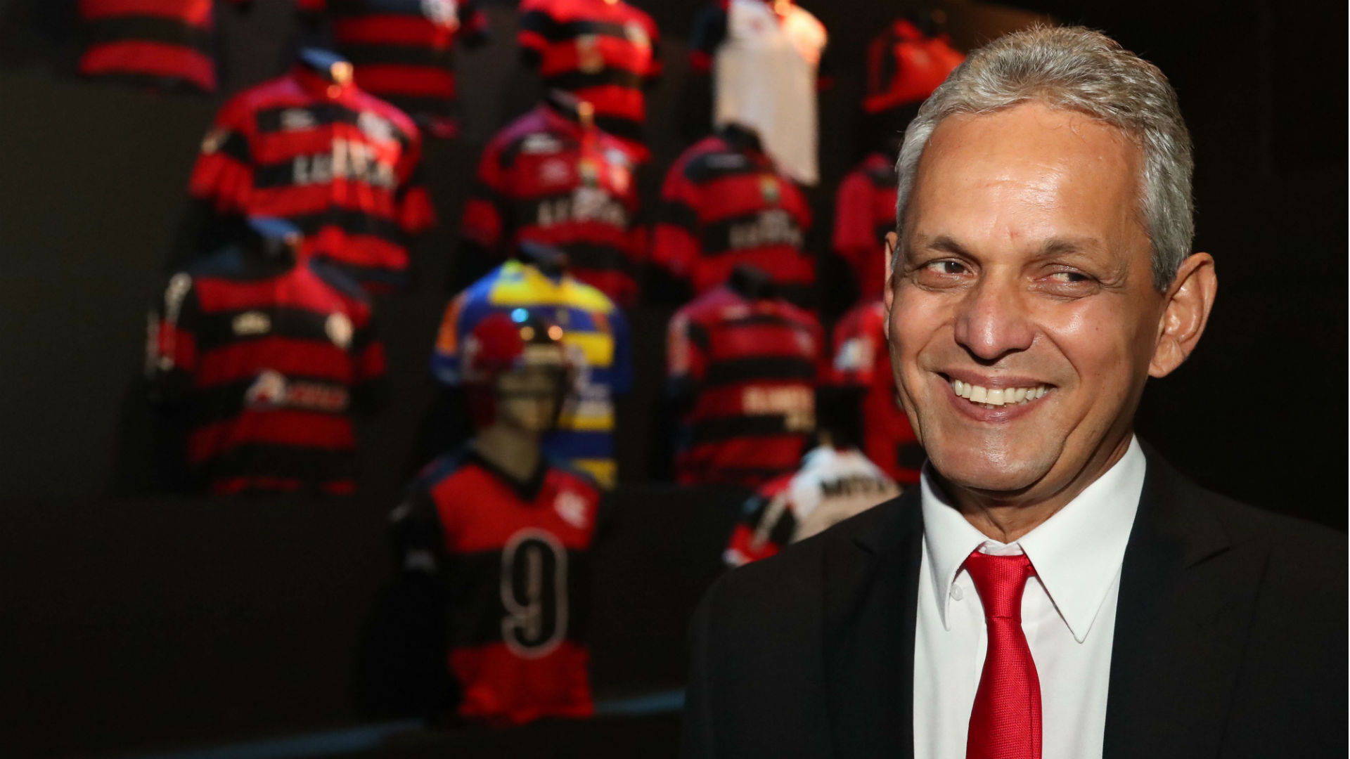 Vídeo: Rueda cada vez mais longe do Flamengo