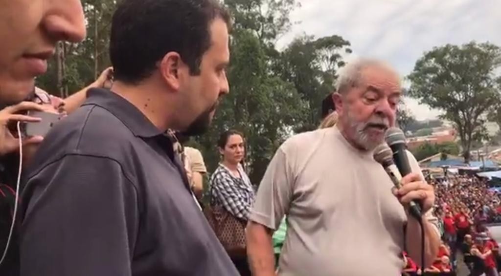 Vídeo - Defesa de Lula pede que ele seja ouvido no tribunal