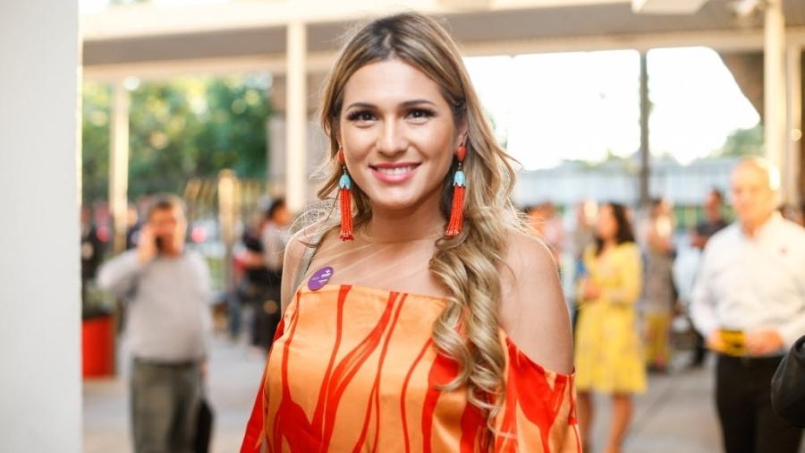 Vídeo: Após crítica de Antônia Fontenelle, Lívia Andrade mita na resposta.