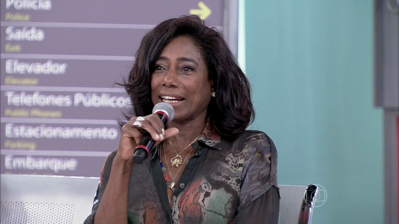 Vídeo: Seguidora diz que Glória Maria é racista e jornalista 'acaba com ela'.