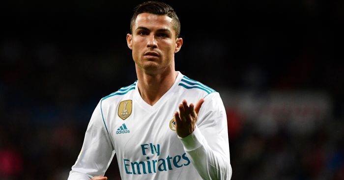 Cristiano Ronaldo quiere un amento de sueldo o se iría del Real Madrid