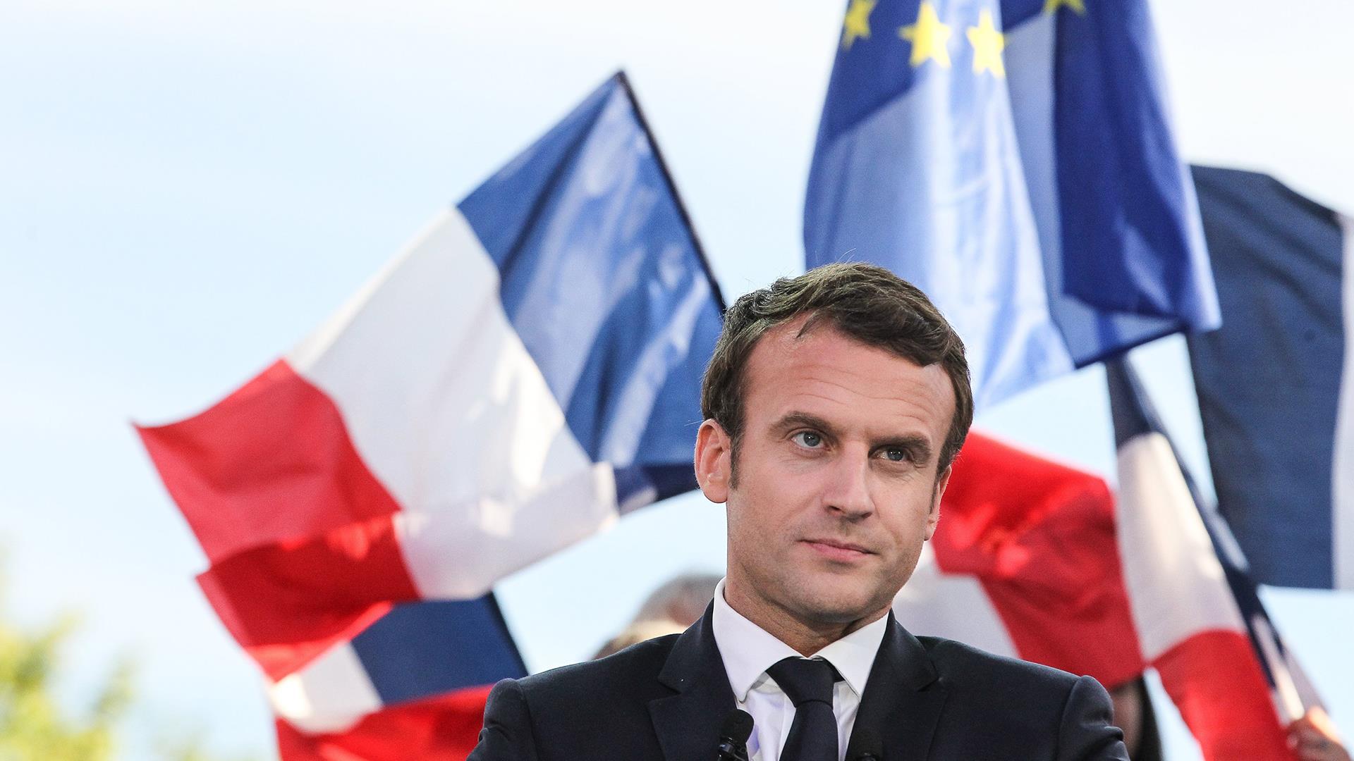 Francia no permitirá otro campamento de refugiados en Calais, dice Macron