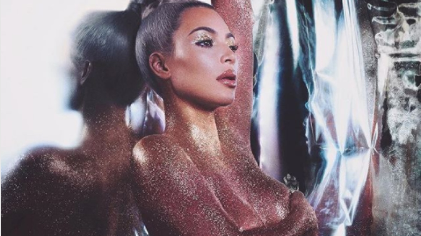 Vídeo: Kim Kardashian posta sequência de nudes