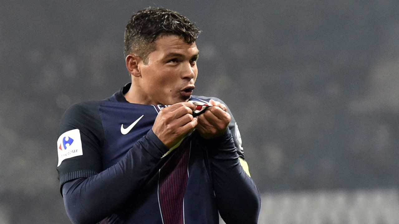 PSG : Thiago Silva ne voit 'aucun problème de division' dans le vestiaire