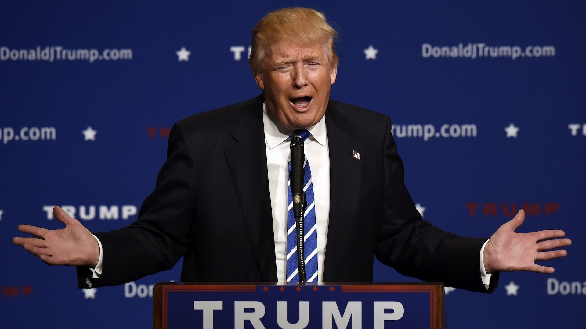 Trump se enfurece en Twitter ante el "perdedor" Michael Wolff