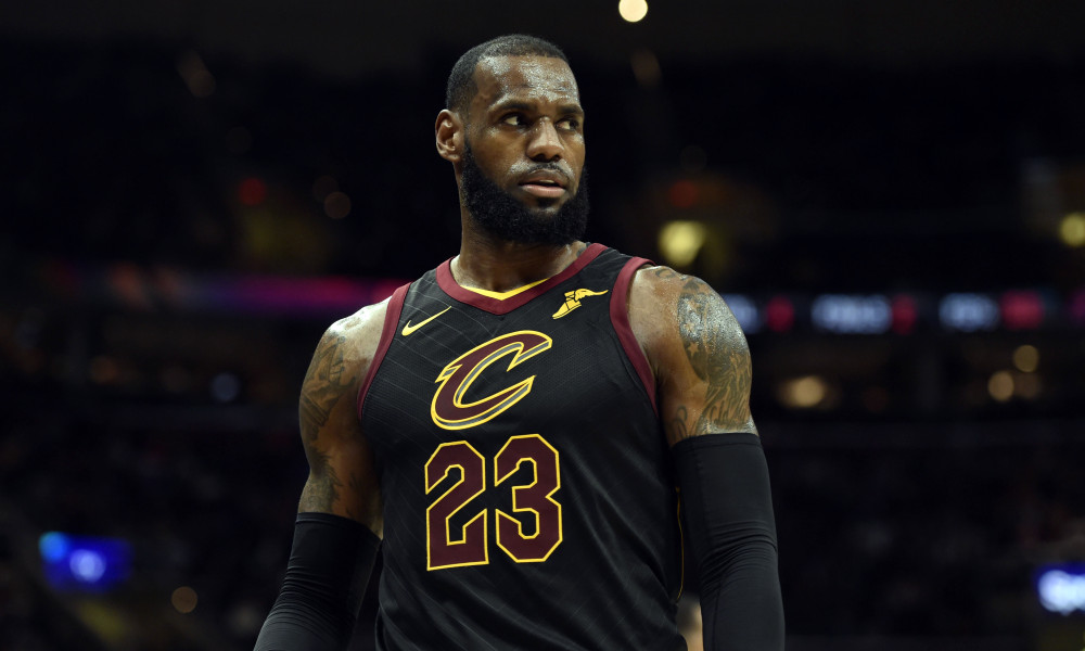 Les Warriors et LeBron James, stars de la nuit en NBA