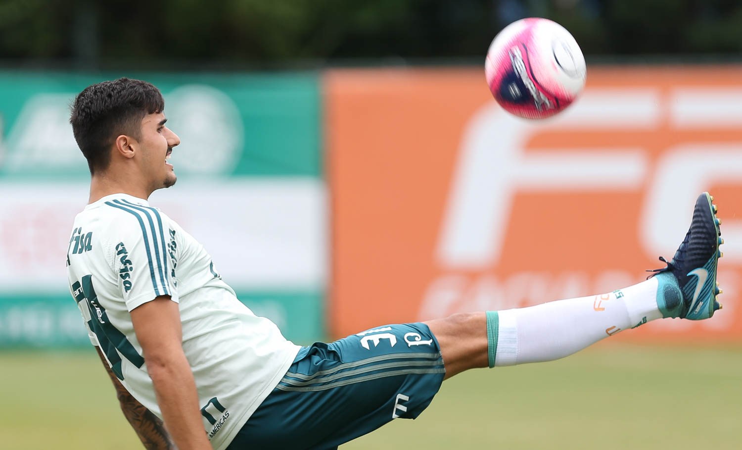 Vídeo: otimismo geral no treino do Palmeiras