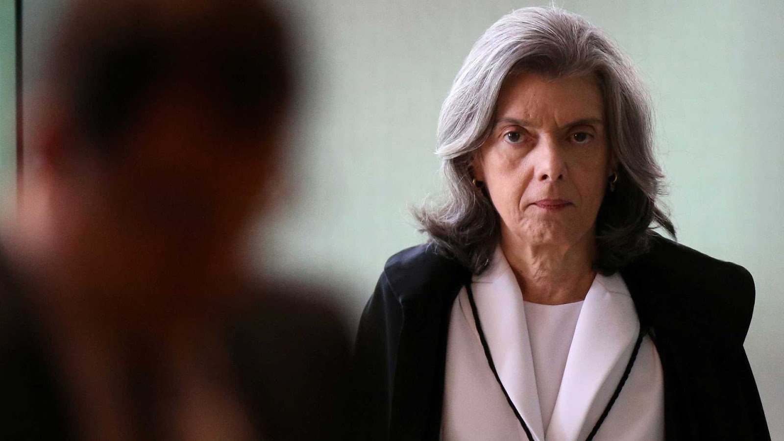 Vídeo: Cármen Lúcia ganha apoio das Forças Armadas