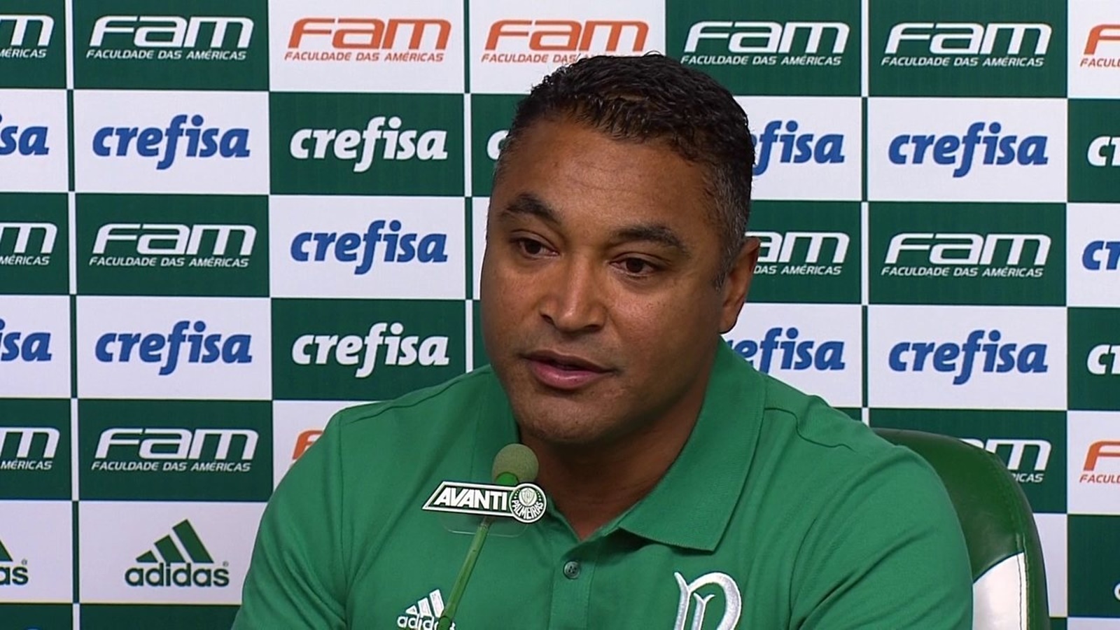 Assista: Antes do clássico, Roger impressiona ao fazer mudança no Palmeiras