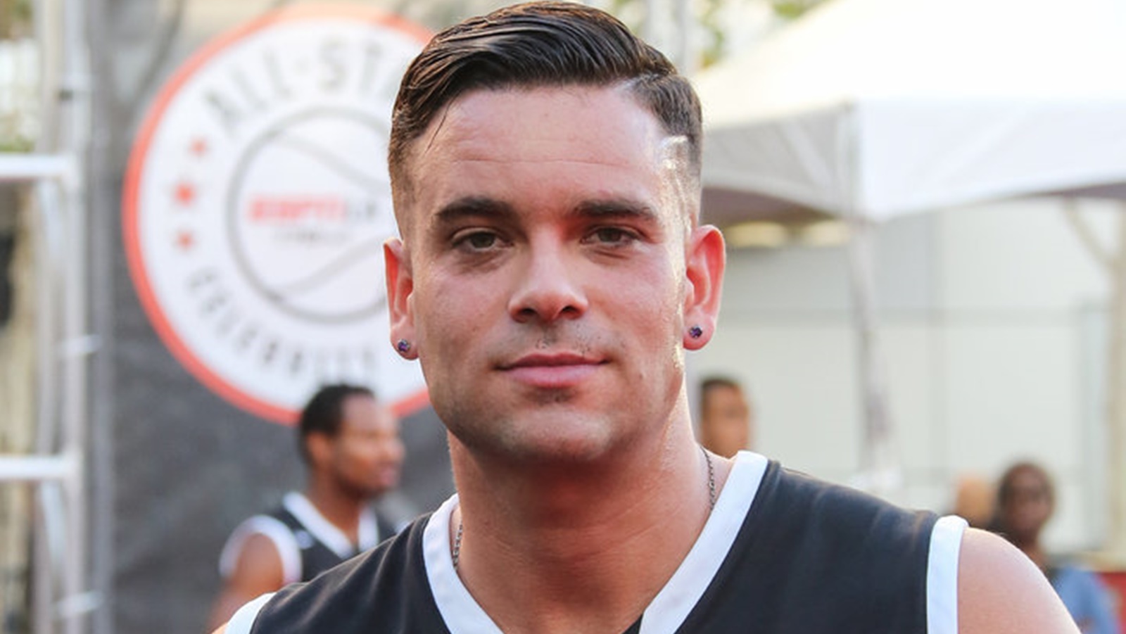 Assista: Corpo do ator de 'Glee' que cometeu suícidio foi cremado