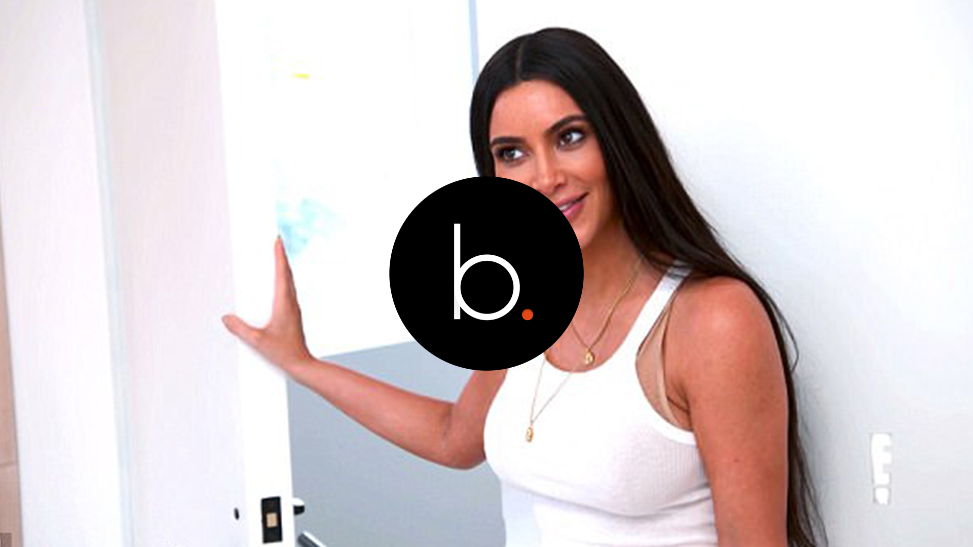 Video: Nova polêmica: foto atrevida de Kim Kardashian e a 'culpa' é da filha