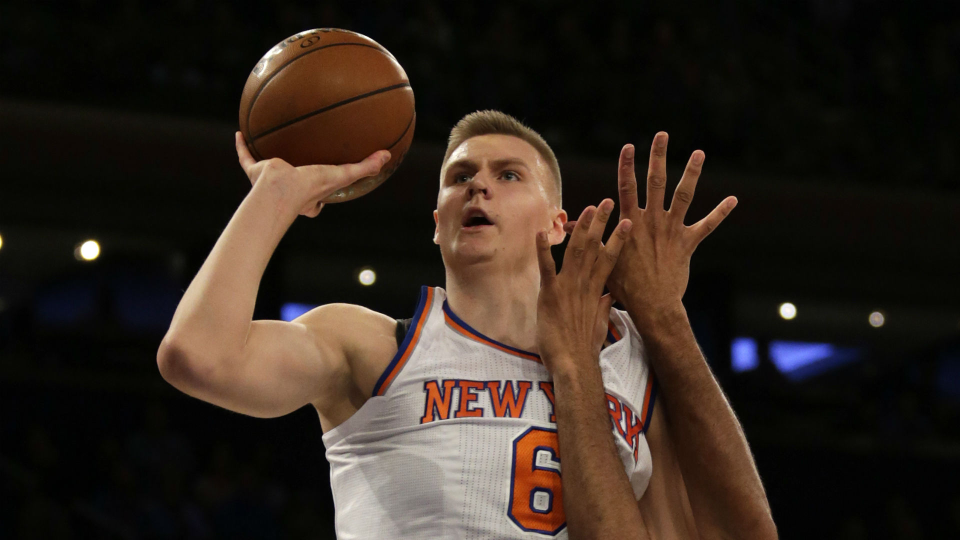 Kristaps Porzingis sufre un desgarrado ACL