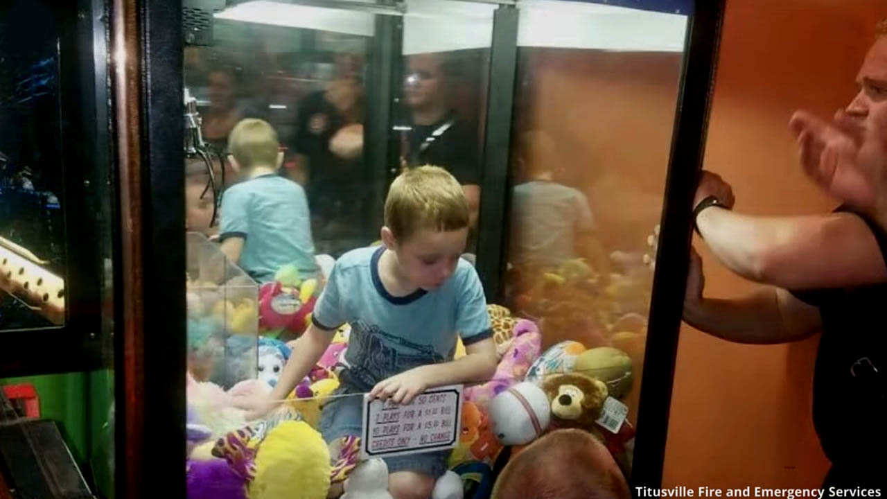 Florida boy climbs into claw machine to get his toy but becomes trapped